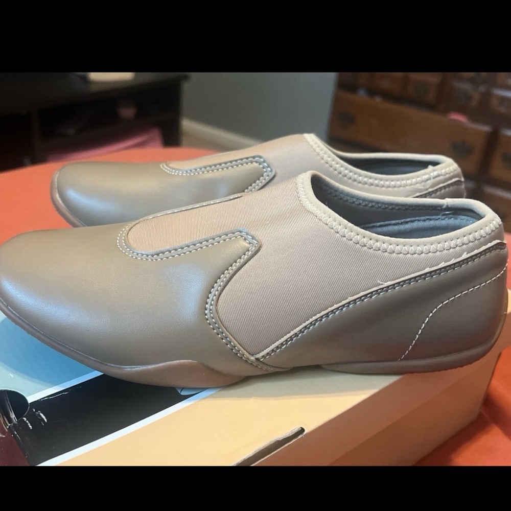 Releve Platinum Colorguard Shoe size 8